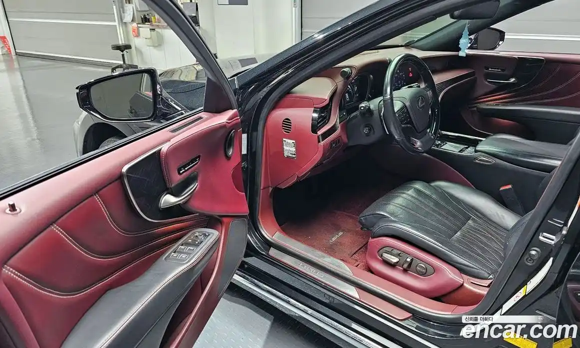 Lexus LS 2018 3.5 Автомат в Москве № 232034, фото 12