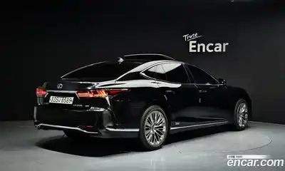 Lexus LS 2018 3.5 Автомат в Москве № 232034, миниатюра 4