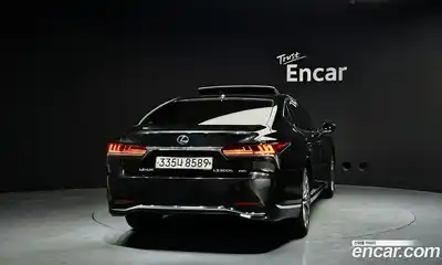 Lexus LS 2018 3.5 Автомат в Москве № 232034, миниатюра 7