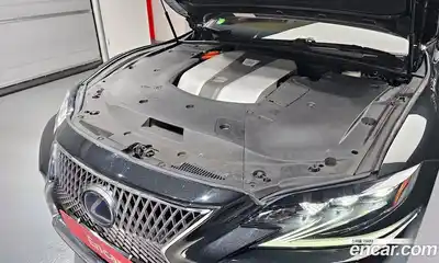 Lexus LS 2018 3.5 Автомат в Москве № 232034, миниатюра 8