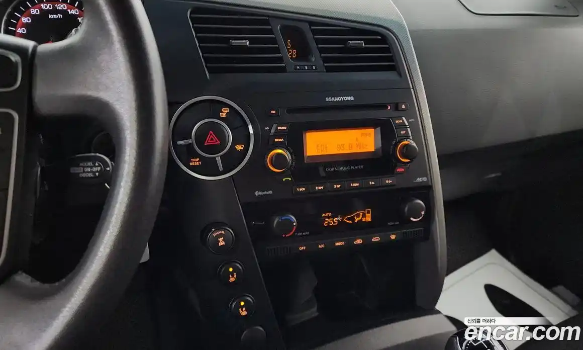 SsangYong Korando 2014 2.0 Механическая в Москве № 25434, фото 3