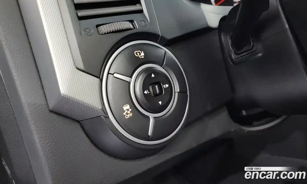 SsangYong Korando 2014 2.0 Механическая в Москве № 25434, фото 8