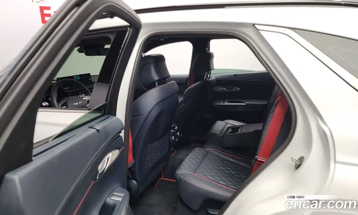 Genesis GV70 2022 2.5 Автомат в Москве № 25442, фото 17