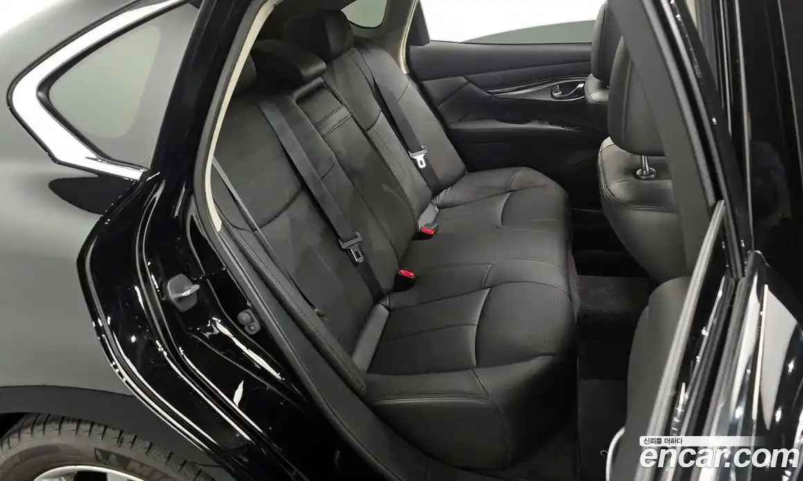 Infiniti Q70 2018 3.7 Автомат в Москве № 256124, фото 18