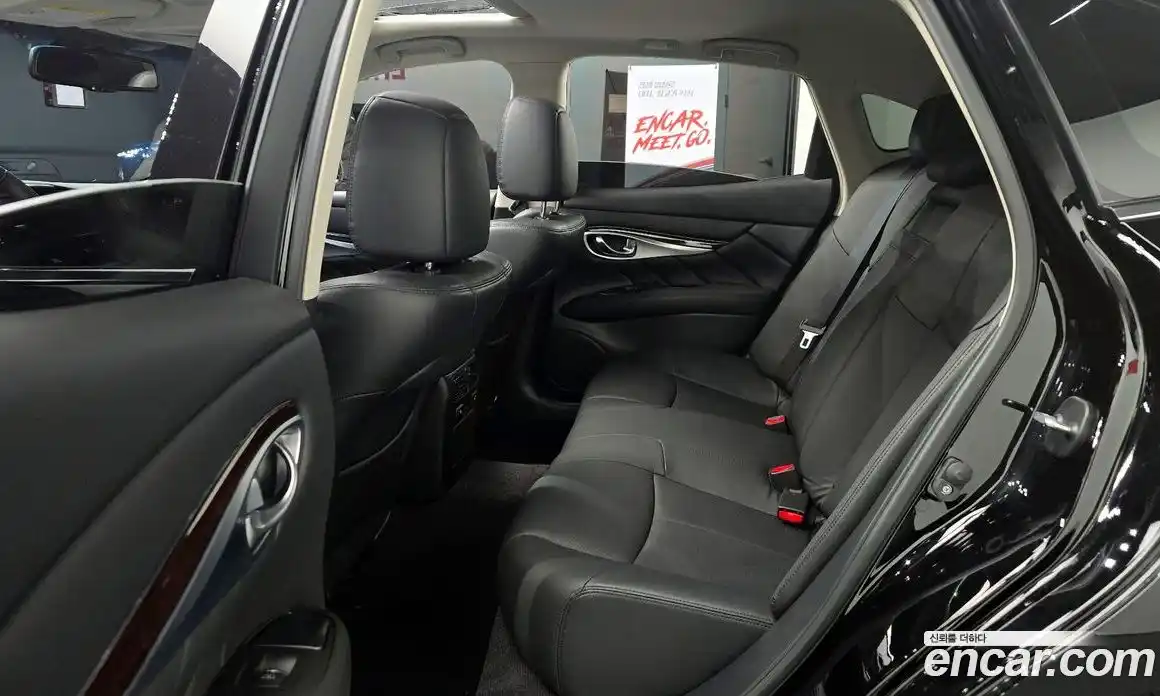 Infiniti Q70 2018 3.7 Автомат в Москве № 256124, фото 5