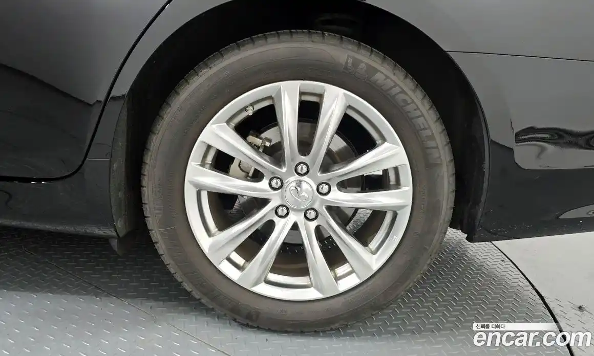 Infiniti Q70 2018 3.7 Автомат в Москве № 256124, фото 7