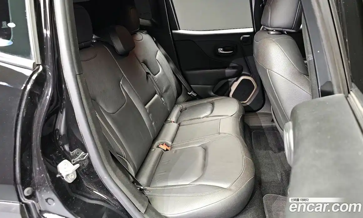 Jeep Renegade 2017 2.0 Автомат в Москве № 278445, фото 12