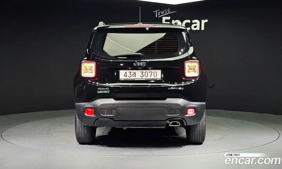 Jeep Renegade 2017 2.0 Автомат в Москве № 278445, фото 19