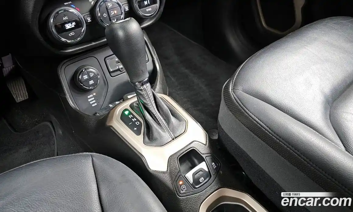 Jeep Renegade 2017 2.0 Автомат в Москве № 278445, фото 6