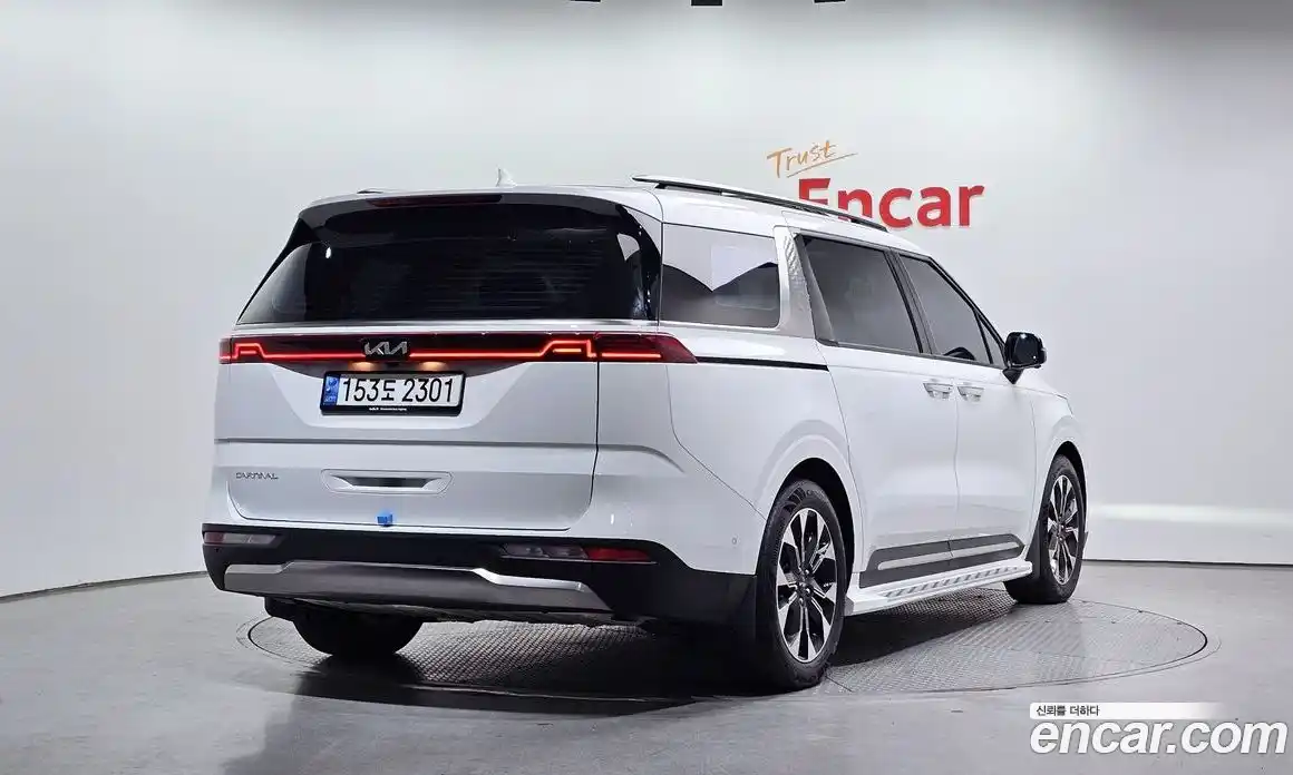 Kia Canival 2023 3.5 Автомат в Москве № 287808, фото 20