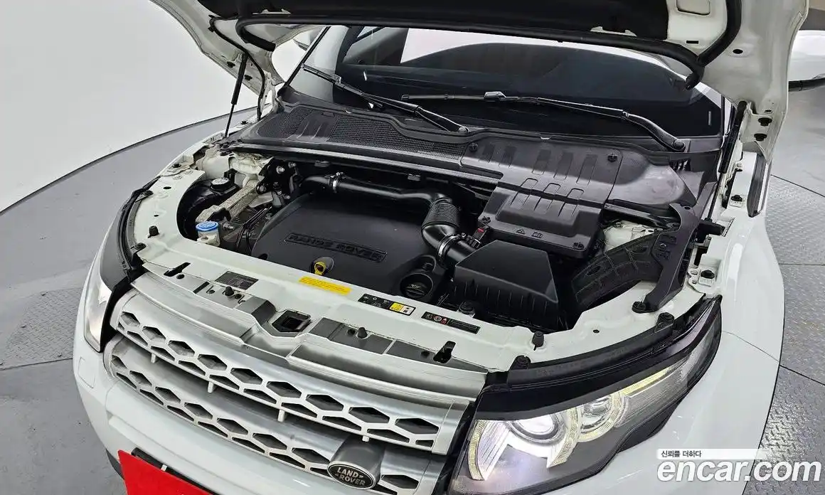 Land Rover Range-Rover Evoque 2013 2.2 Автомат в Москве № 315699, фото 15