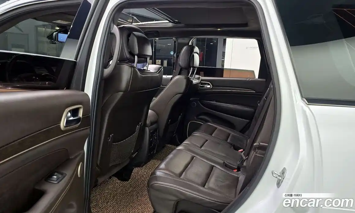 Jeep Cherokee 2016 3.0 Автомат в Москве № 318258, фото 8