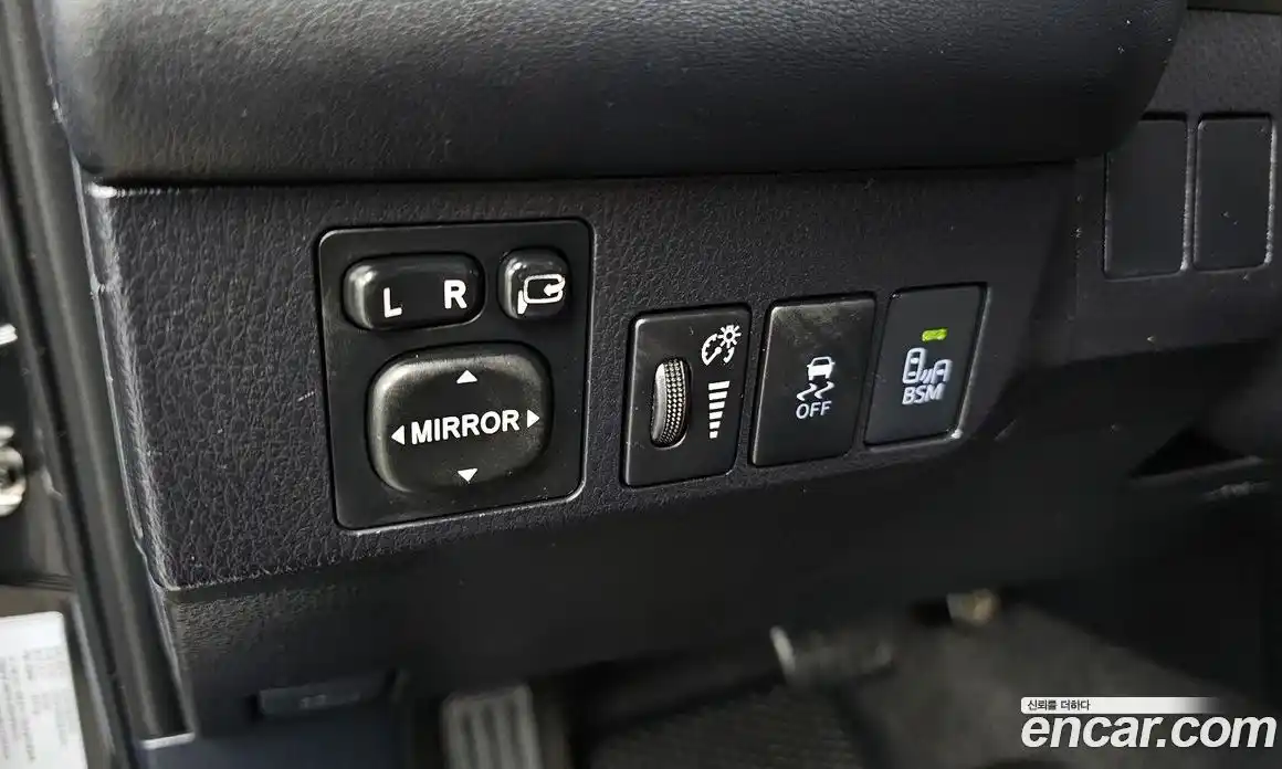 Toyota RAV4 2015 2.5 Автомат в Москве № 334681, фото 11