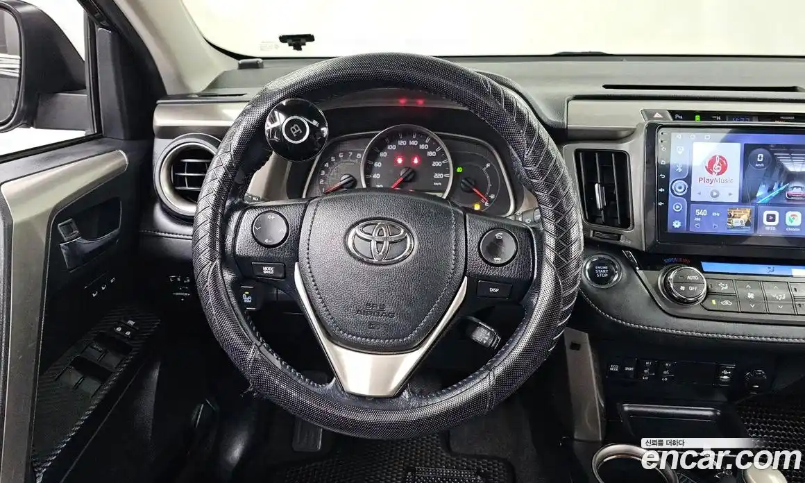 Toyota RAV4 2015 2.5 Автомат в Москве № 334681, фото 16