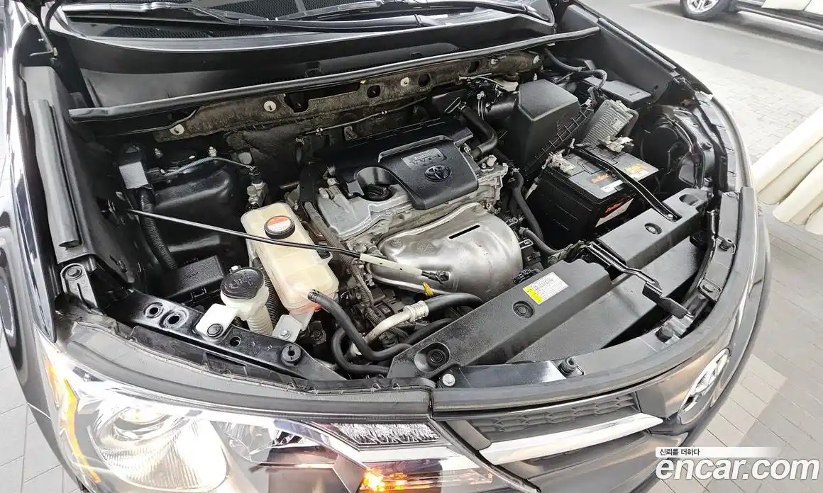 Toyota RAV4 2015 2.5 Автомат в Москве № 334681, фото 19