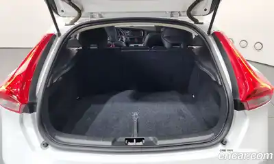 Volvo V40 2018 2.0 Автомат в Москве № 344113, миниатюра 11