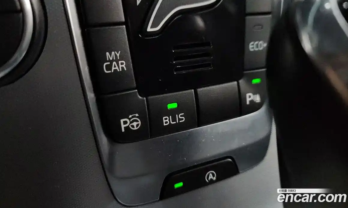 Volvo V40 2018 2.0 Автомат в Москве № 344113, фото 20