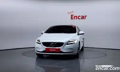 Volvo V40 2018 2.0 Автомат в Москве № 344113, миниатюра 3
