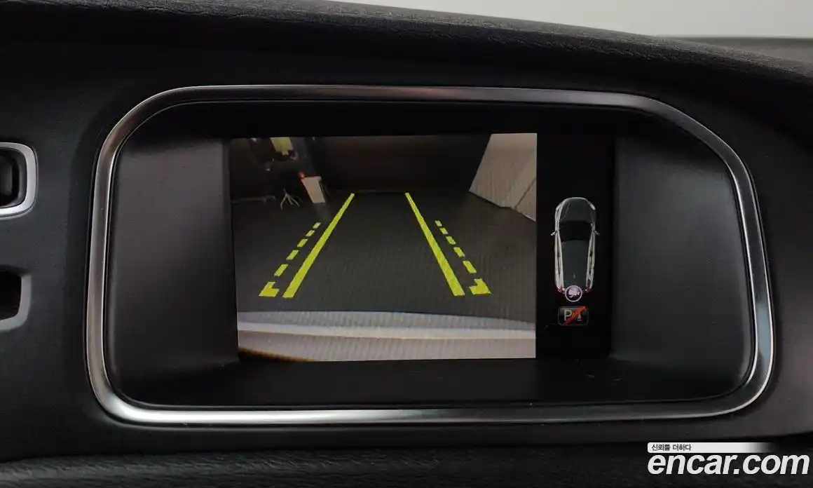 Volvo V40 2018 2.0 Автомат в Москве № 344113, фото 4