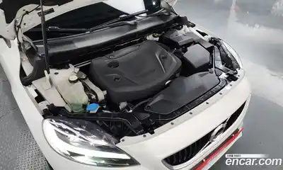 Volvo V40 2018 2.0 Автомат в Москве № 344113, миниатюра 5