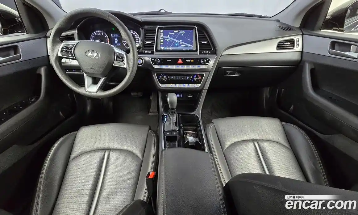 Hyundai Sonata 2019 2.0 Автомат в Москве № 43135, фото 17
