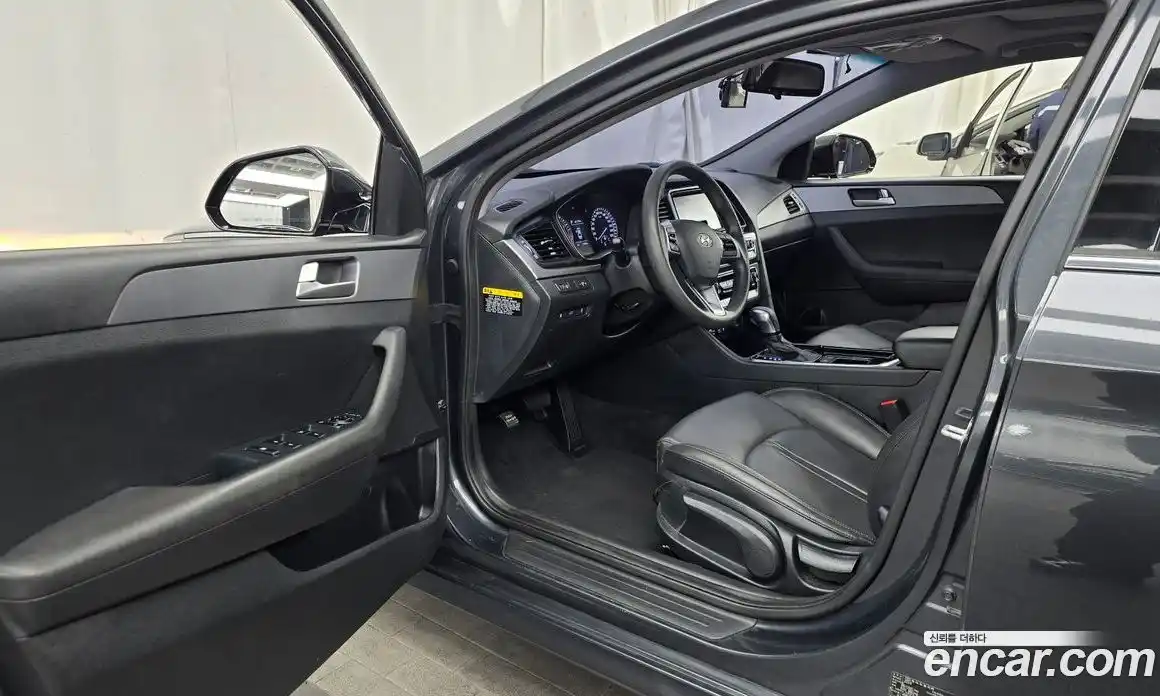 Hyundai Sonata 2019 2.0 Автомат в Москве № 43135, фото 18