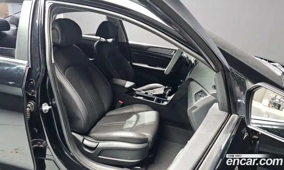 Hyundai Sonata 2016 2.0 Автомат в Москве № 48200, фото 19