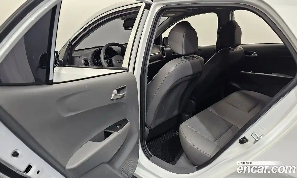 Kia Morning 2021 1.0 Автомат в Москве № 565, фото 15