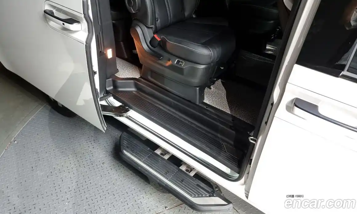 Hyundai Staria 2025 3.5 Автомат в Москве № 7798, фото 19