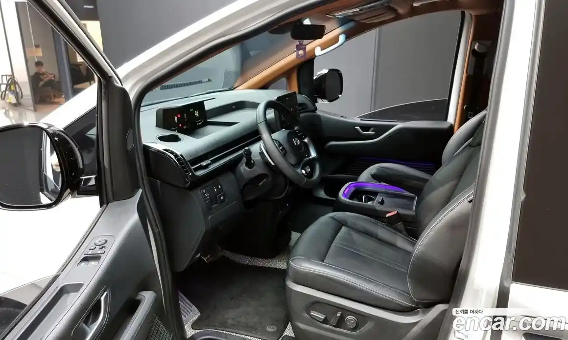 Hyundai Staria 2025 3.5 Автомат в Москве № 7798, фото 2