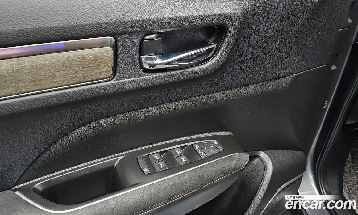 Renault QM6 2024 2.0 Автомат в Москве № 106163, фото 17