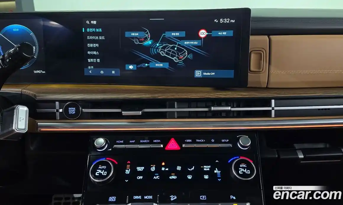 Hyundai Santa Fe 2024 1.6 Автомат в Москве № 107690, фото 3