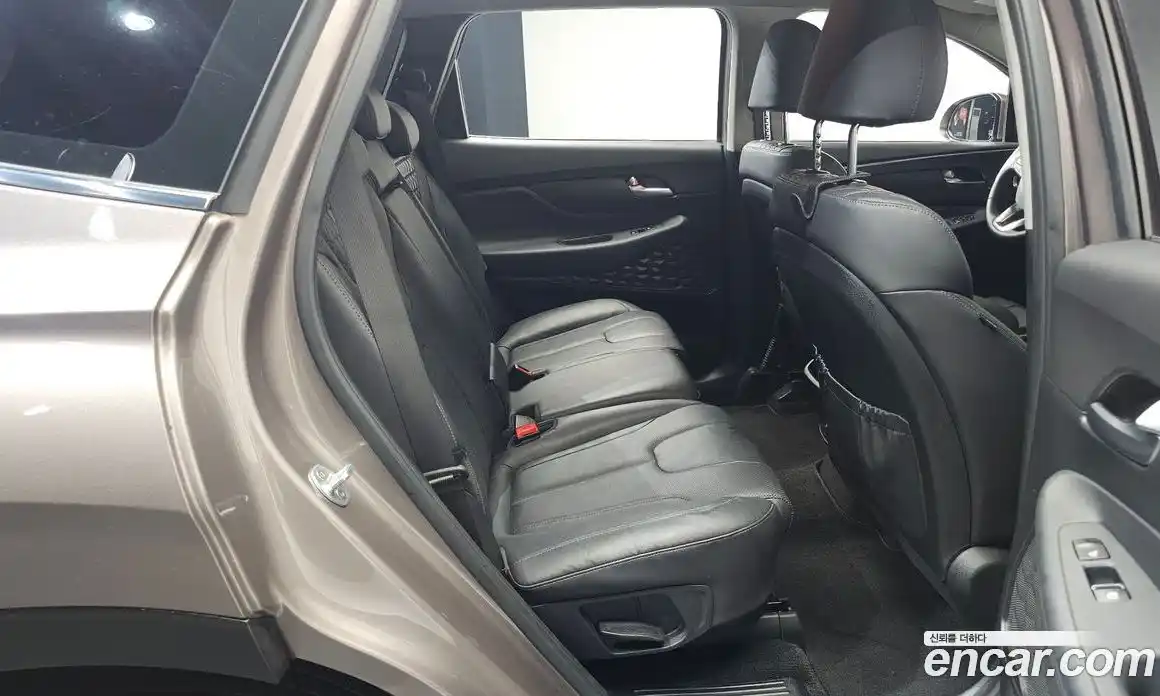 Hyundai Santa Fe 2019 2.0 Автомат в Москве № 112515, фото 3