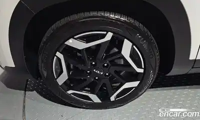 Kia Seltos 2024 1.6 Автомат в Москве № 121270, миниатюра 2