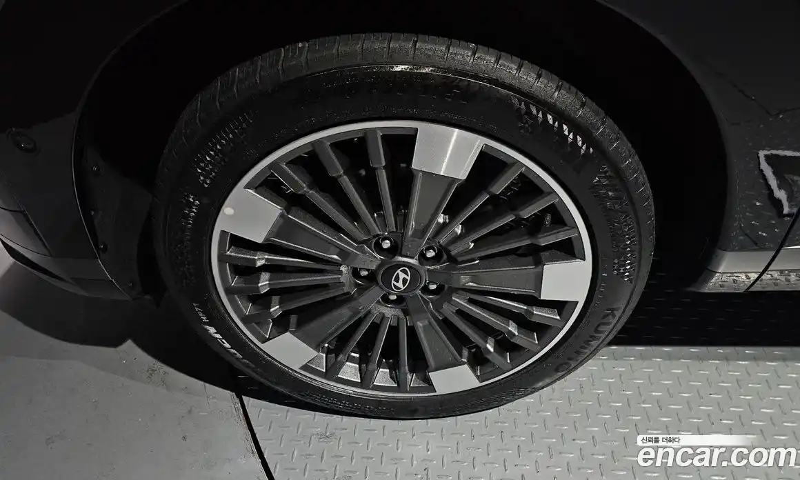 Hyundai Santa Fe 2024 1.6 Автомат в Москве № 124060, фото 14