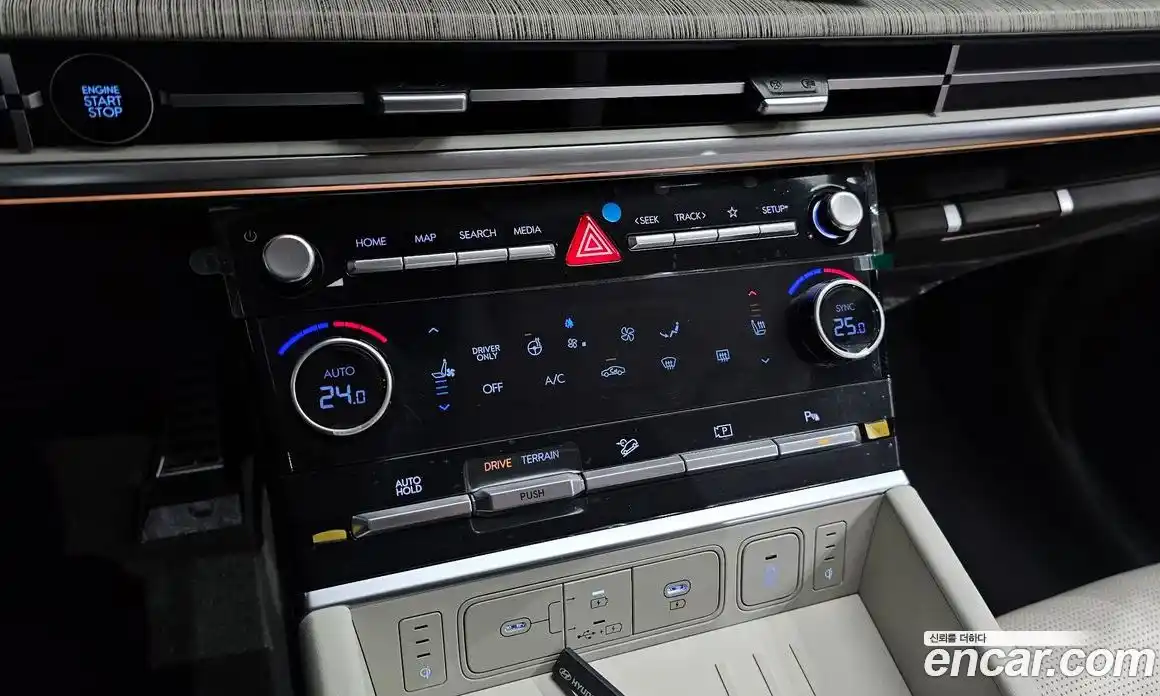 Hyundai Santa Fe 2024 1.6 Автомат в Москве № 124060, фото 6