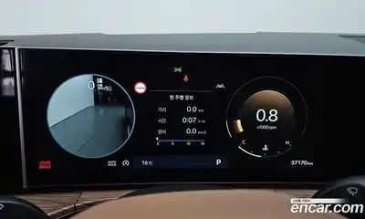 Hyundai Santa Fe 2024 2.5 Автомат в Москве № 125933, миниатюра 11