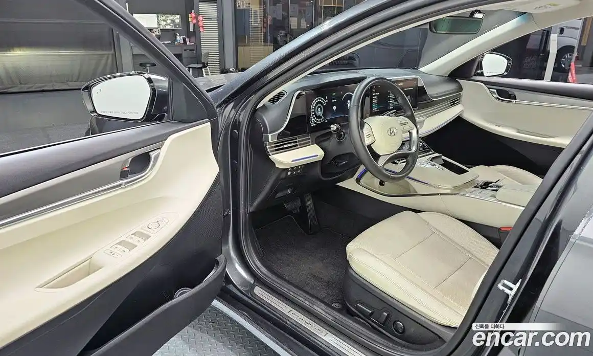 Hyundai Grandeur 2022 2.5 Автомат в Москве № 126955, фото 8