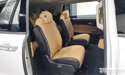 Kia Canival 2023 2.2 Автомат в Москве № 132945, миниатюра 2