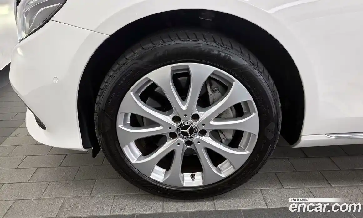 Mercedes-Benz E-Class 2019 2.0 Автомат в Москве № 141829, фото 4