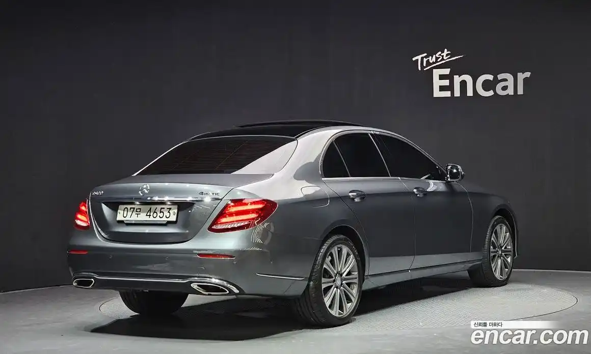 Mercedes-Benz E-Class 2017 3.0 Автомат в Москве № 142192, фото 15