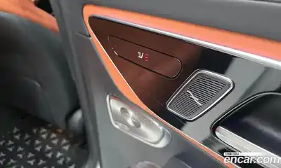 Mercedes-Benz GLC-Class 2025 2.0 Автомат в Москве № 160318, миниатюра 3