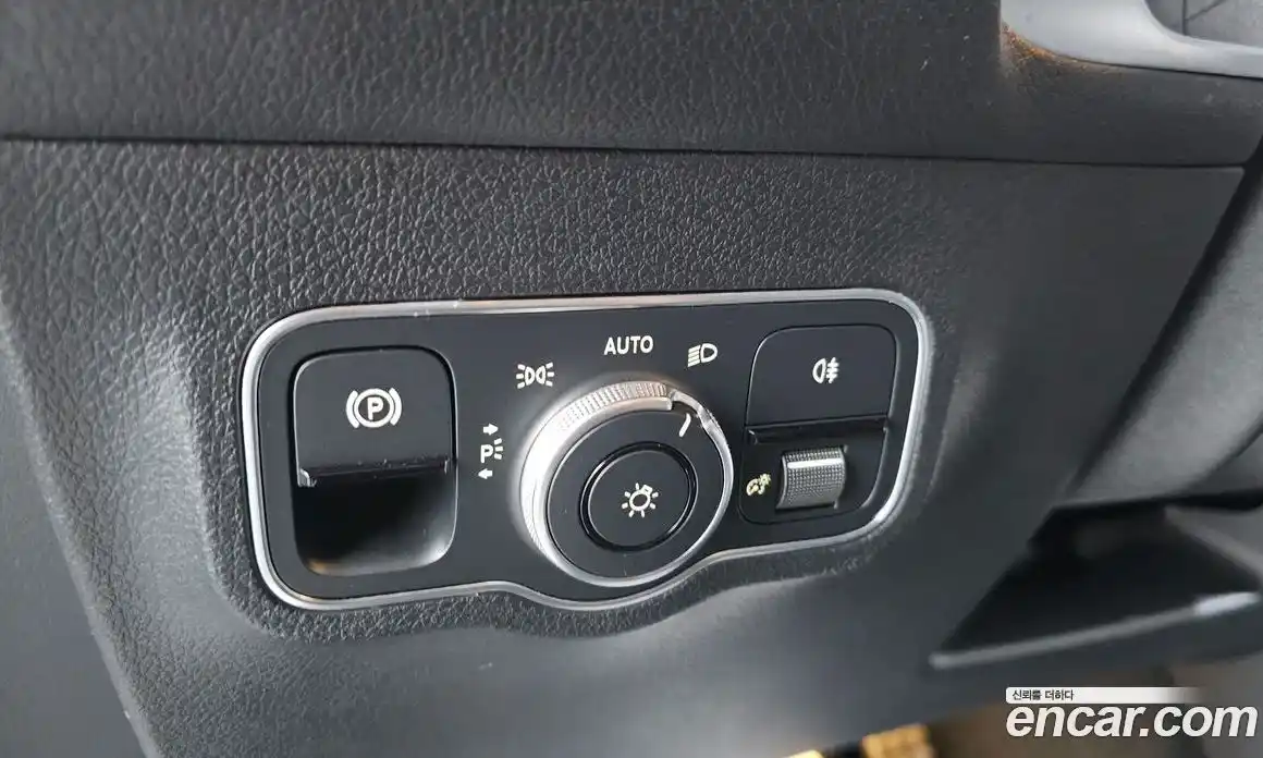 Mercedes-Benz EQB 2023 0.2 Автомат в Москве № 161960, фото 18