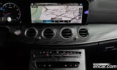 Mercedes-Benz E-Class 2021 2.0 Автомат в Москве № 162078, миниатюра 2