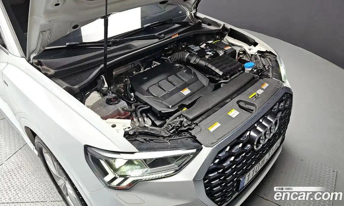 Audi Q3 2023 2.0 Автомат в Москве № 162602, фото 1