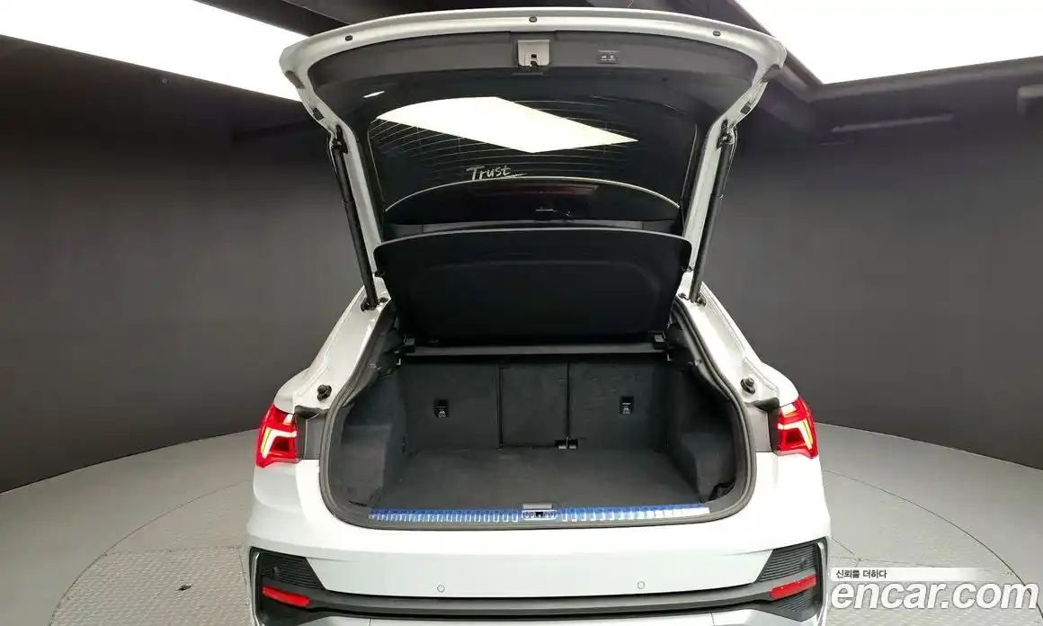 Audi Q3 2023 2.0 Автомат в Москве № 162602, фото 11