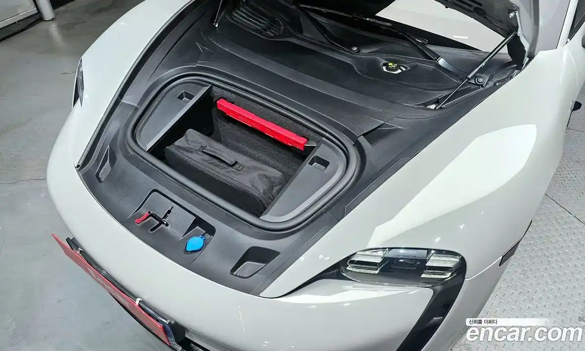 Porsche Taycan 2024 0.1 Автомат в Москве № 165077, фото 11