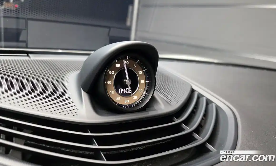 Porsche Taycan 2024 0.1 Автомат в Москве № 165077, фото 15