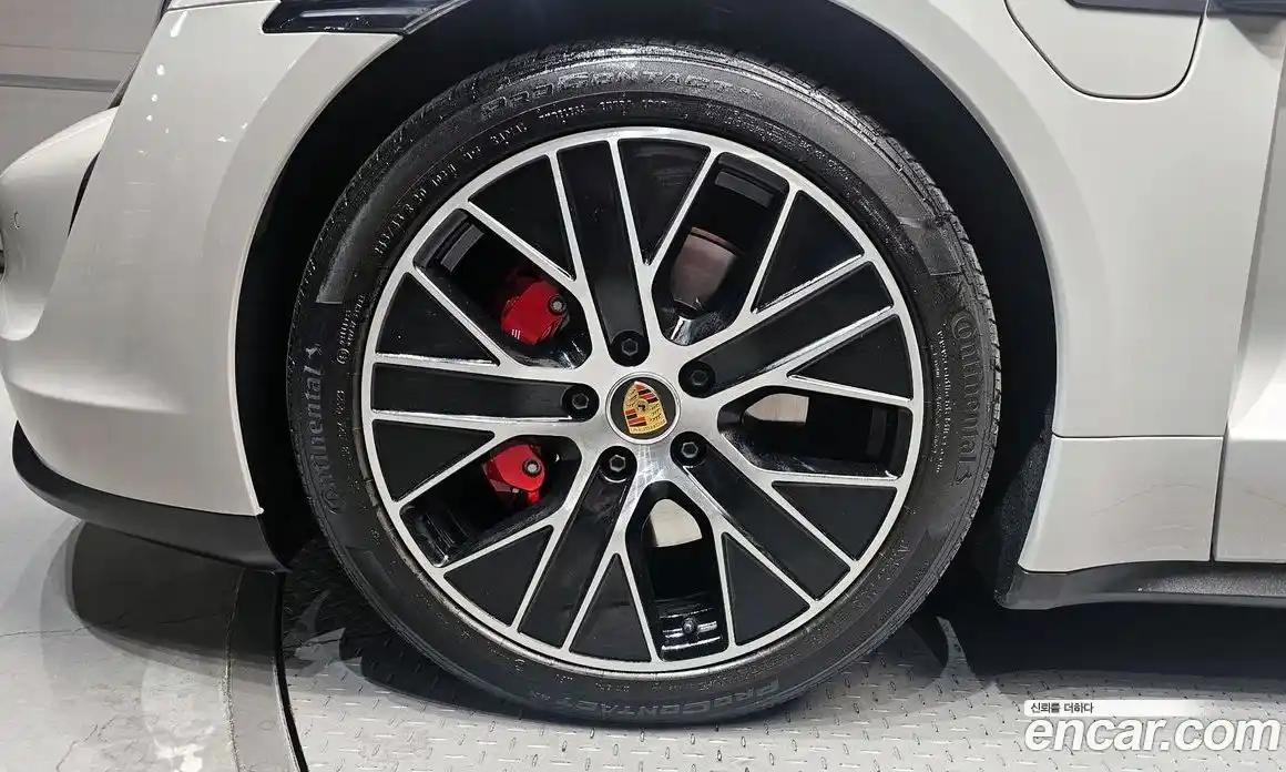 Porsche Taycan 2024 0.1 Автомат в Москве № 165077, фото 17