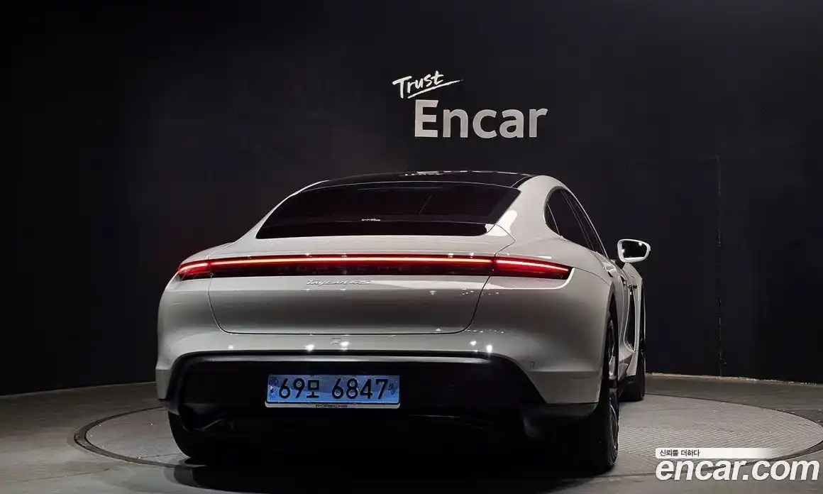 Porsche Taycan 2024 0.1 Автомат в Москве № 165077, фото 18